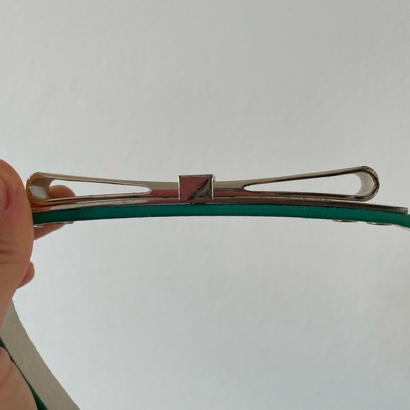 White house black market bow green and gold belt - Picture 5 of 6